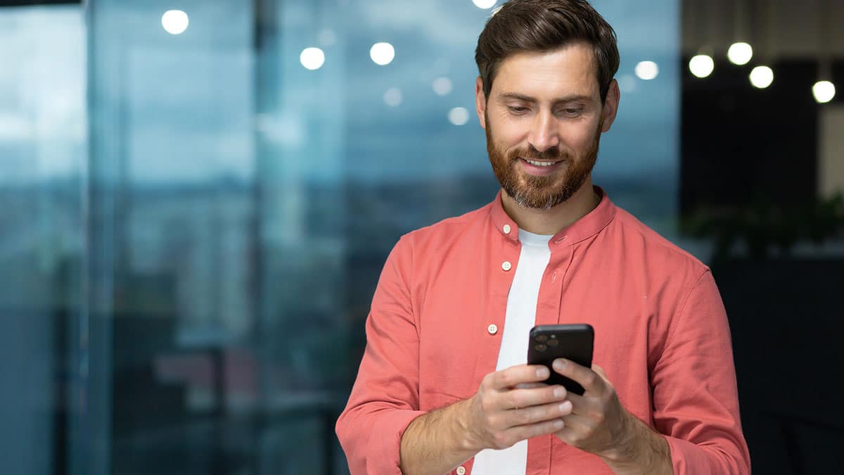 Man using drink less apps